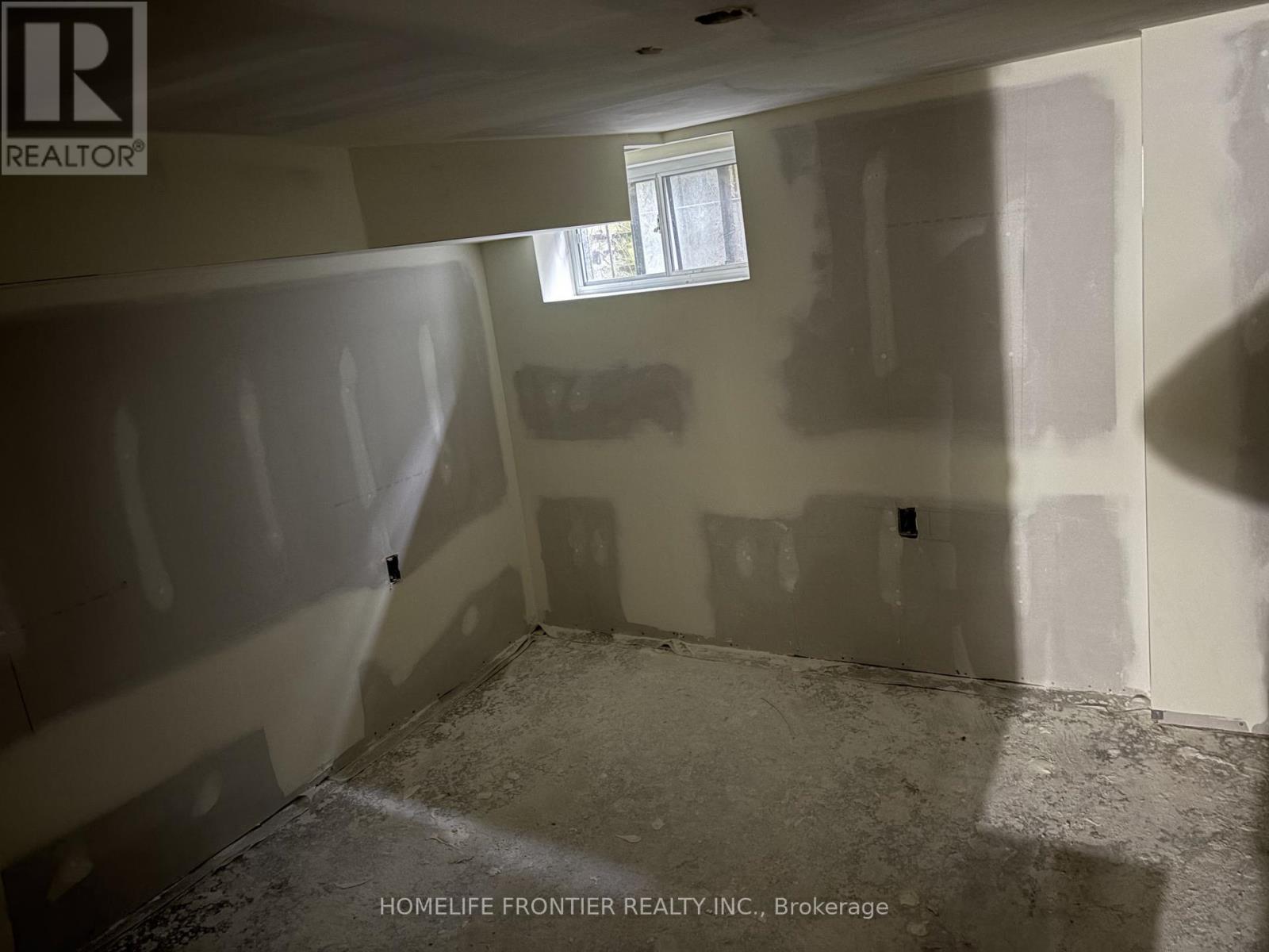 2914 Danforth Avenue, Toronto, Ontario  M4C 1M1 - Photo 11 - E12686044