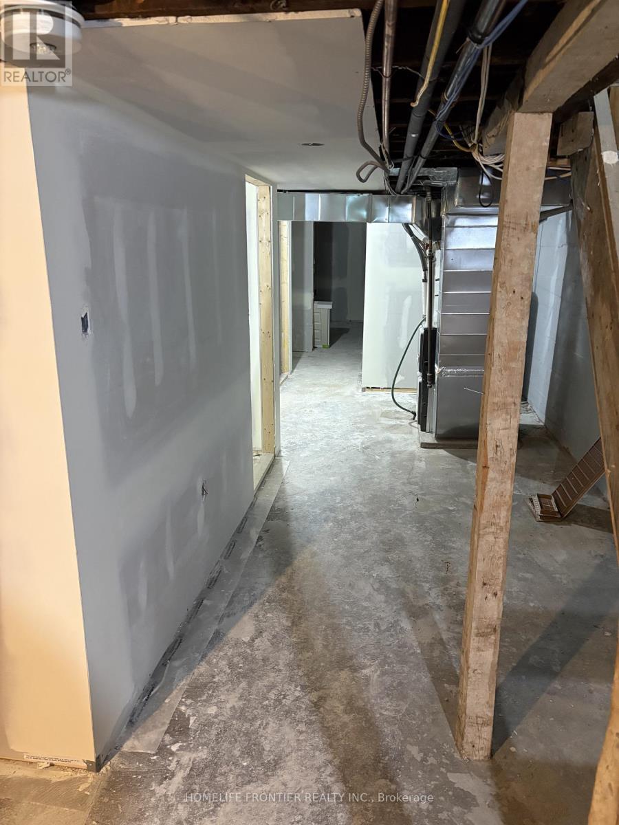 2914 Danforth Avenue, Toronto, Ontario  M4C 1M1 - Photo 12 - E12686044