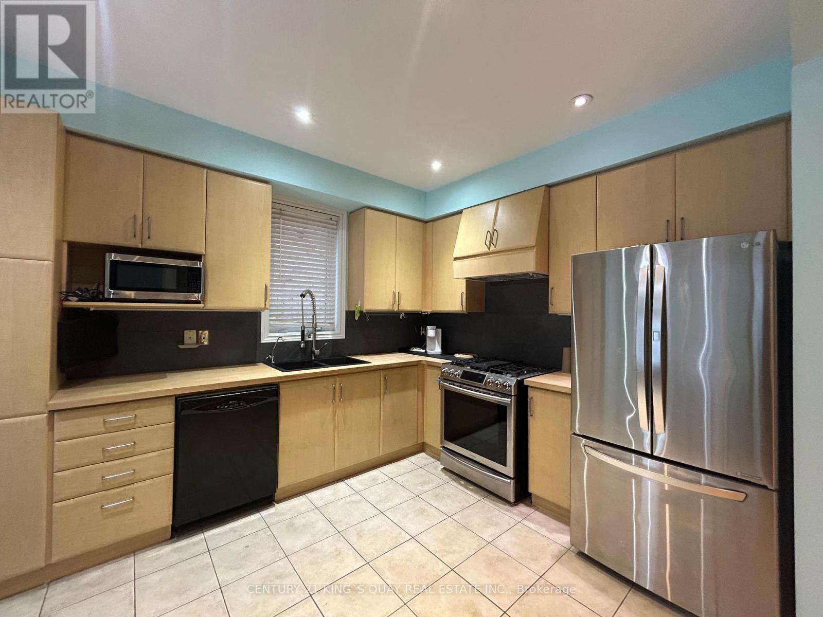 64 Innisvale Drive, Markham, Ontario  L6B 1G6 - Photo 10 - N12688472