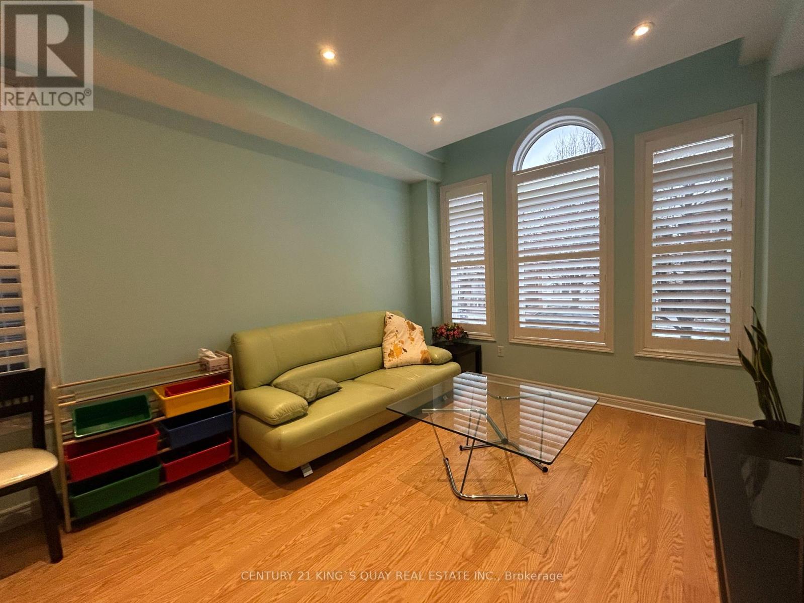 64 Innisvale Drive, Markham, Ontario  L6B 1G6 - Photo 4 - N12688472