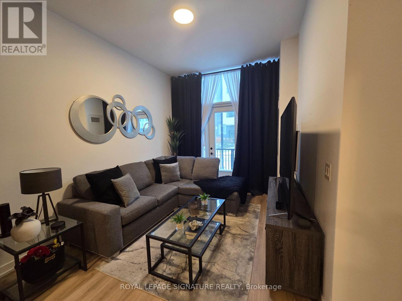 103 - 10 Lagerfeld Drive, Brampton, Ontario  L7A 5L3 - Photo 4 - W12540226