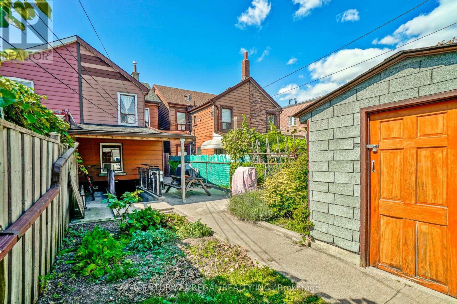 2 - 1309 Dufferin Street, Toronto, Ontario  M6H 4C2 - Photo 17 - W12679728