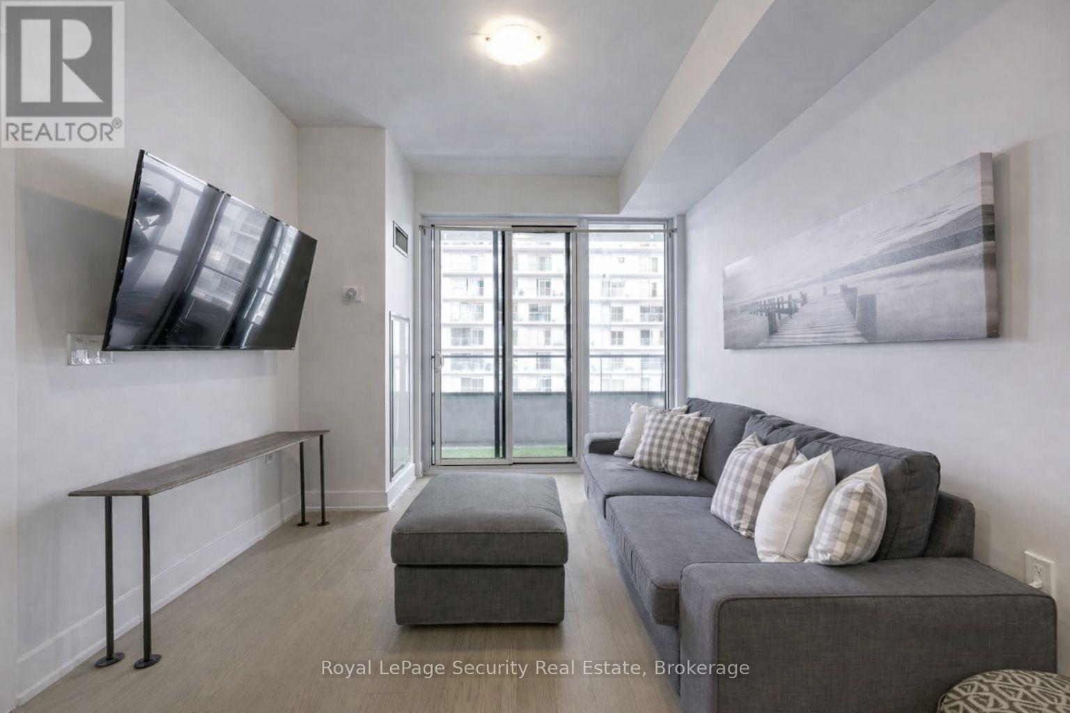 1915 - 30 Shore Breeze Drive, Toronto, Ontario  M8V 0J1 - Photo 4 - W12610798