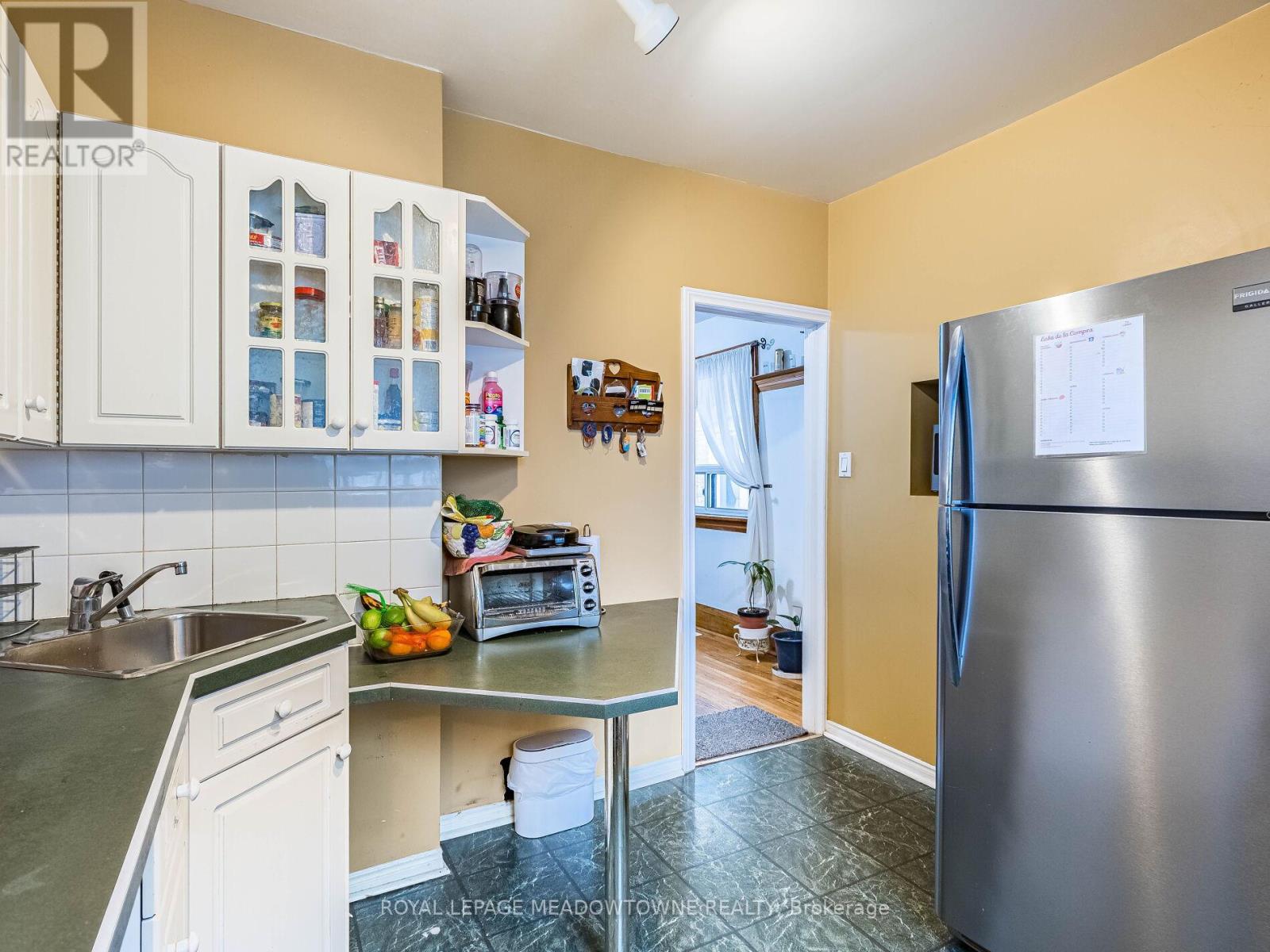 54 Bicknell Avenue, Toronto, Ontario  M6M 4G5 - Photo 25 - W12688654