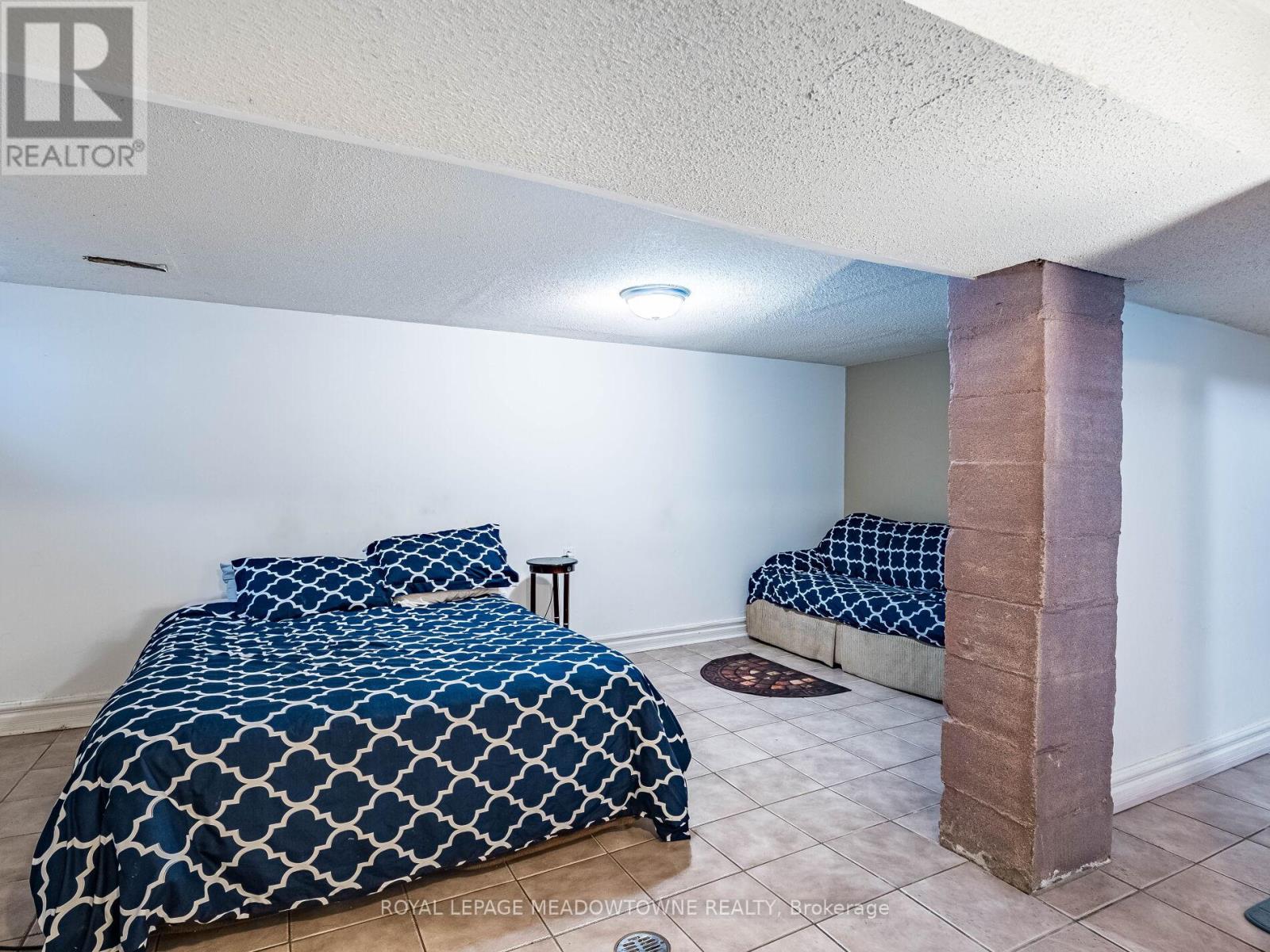 54 Bicknell Avenue, Toronto, Ontario  M6M 4G5 - Photo 28 - W12688654