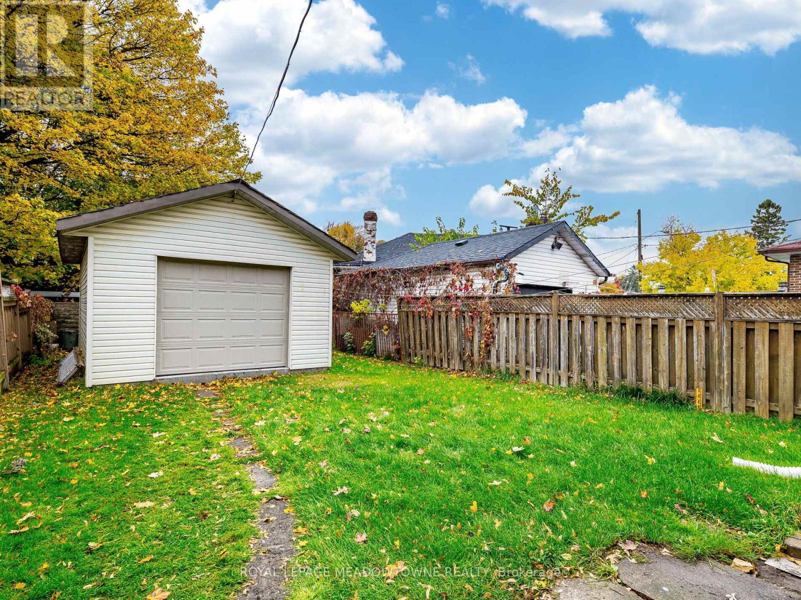 54 Bicknell Avenue, Toronto, Ontario  M6M 4G5 - Photo 38 - W12688654