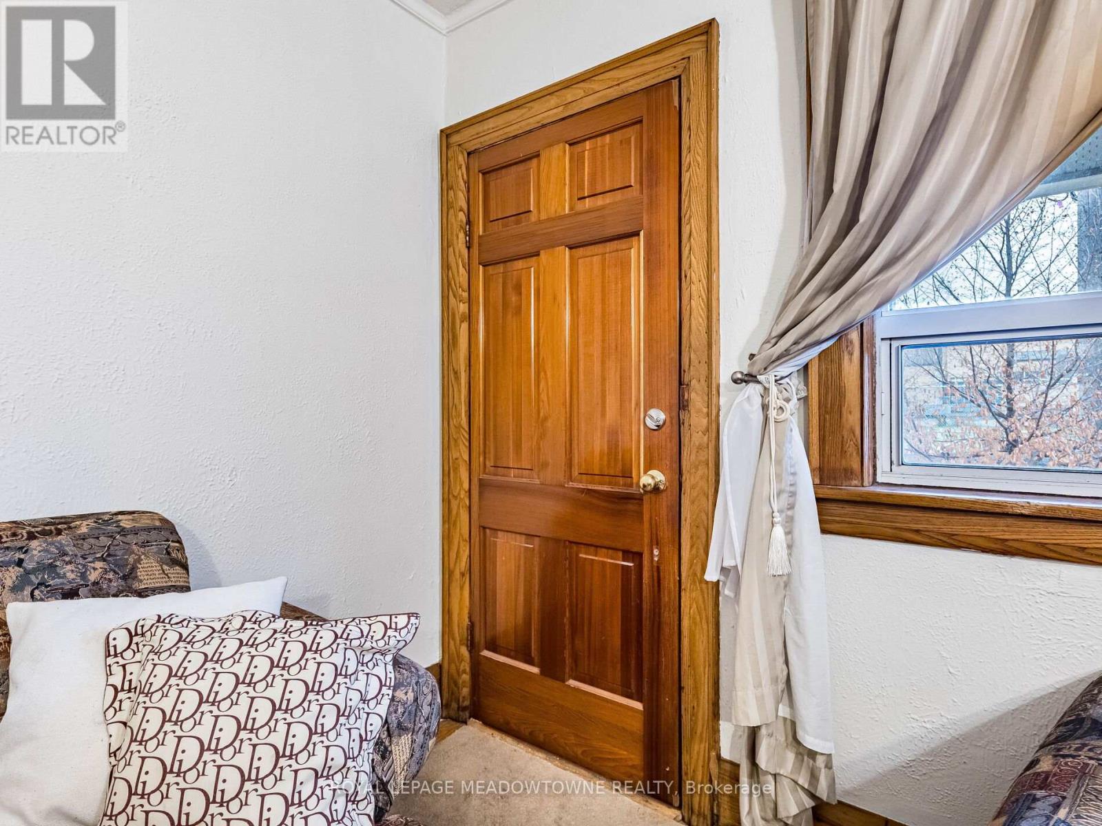 54 Bicknell Avenue, Toronto, Ontario  M6M 4G5 - Photo 5 - W12688654