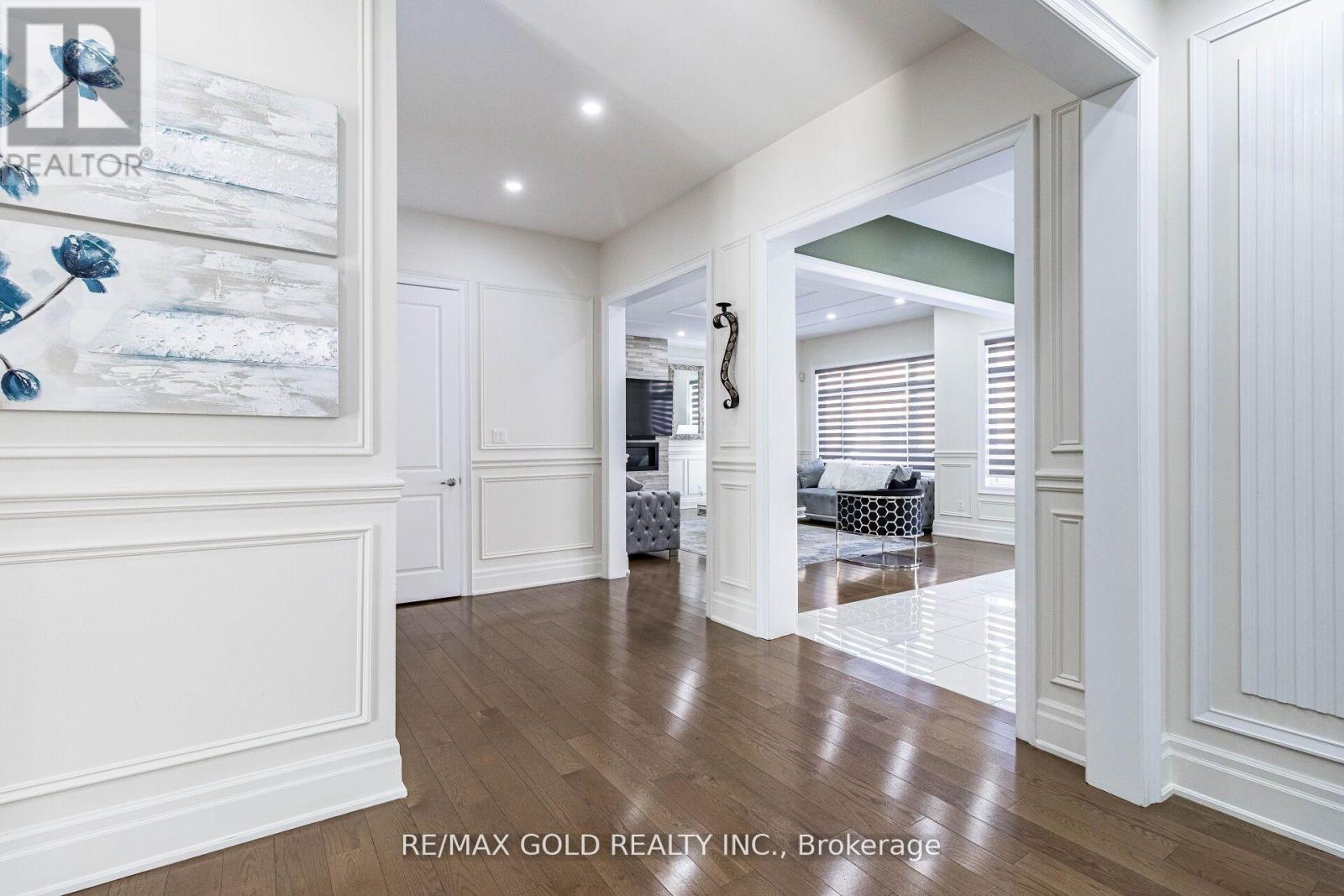 28 Cloverhaven Road, Brampton, Ontario  L6P 4E4 - Photo 12 - W12688788