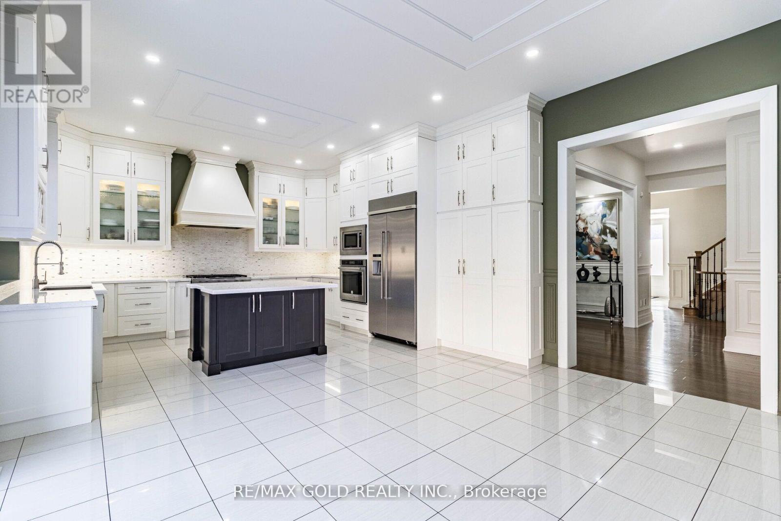 28 Cloverhaven Road, Brampton, Ontario  L6P 4E4 - Photo 17 - W12688788