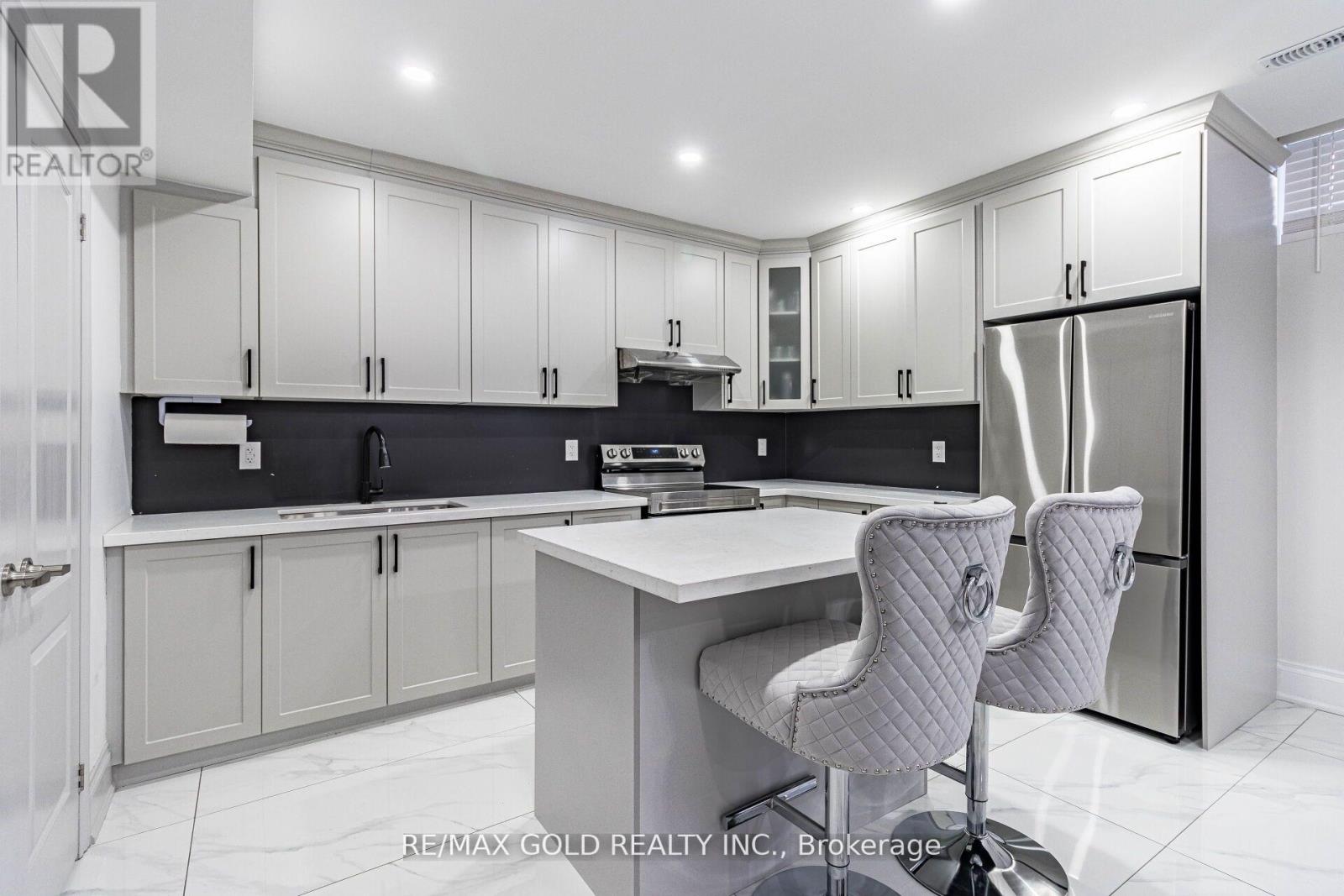 28 Cloverhaven Road, Brampton, Ontario  L6P 4E4 - Photo 42 - W12688788