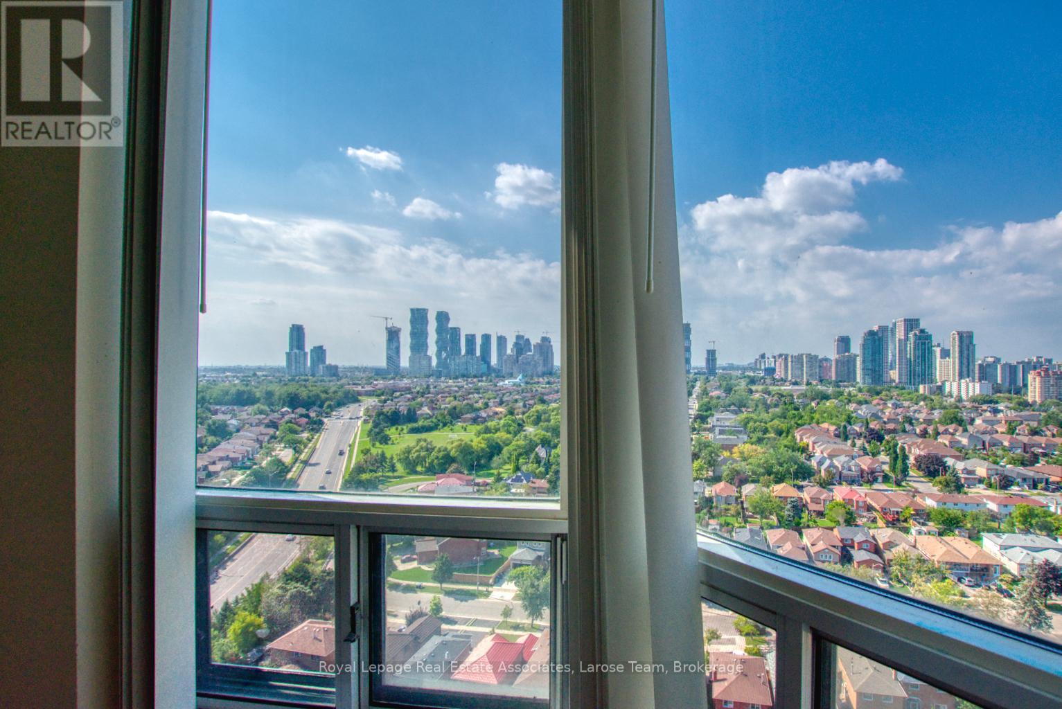 2212 - 135 Hillcrest Avenue, Mississauga, Ontario  L5B 4B1 - Photo 16 - W12688818