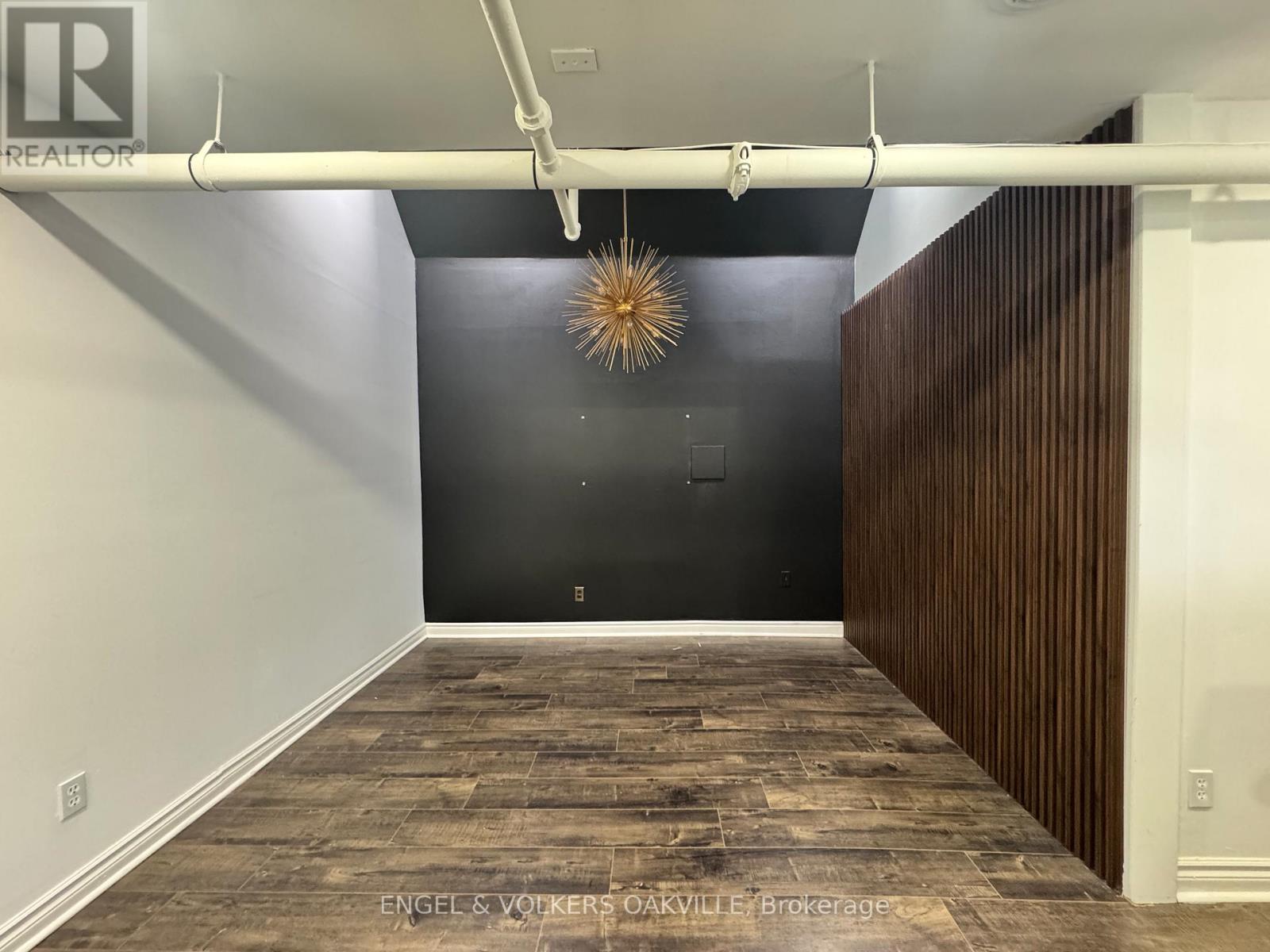 301 - 145 Lakeshore Road E, Oakville, Ontario  L6J 1H3 - Photo 12 - W12688836