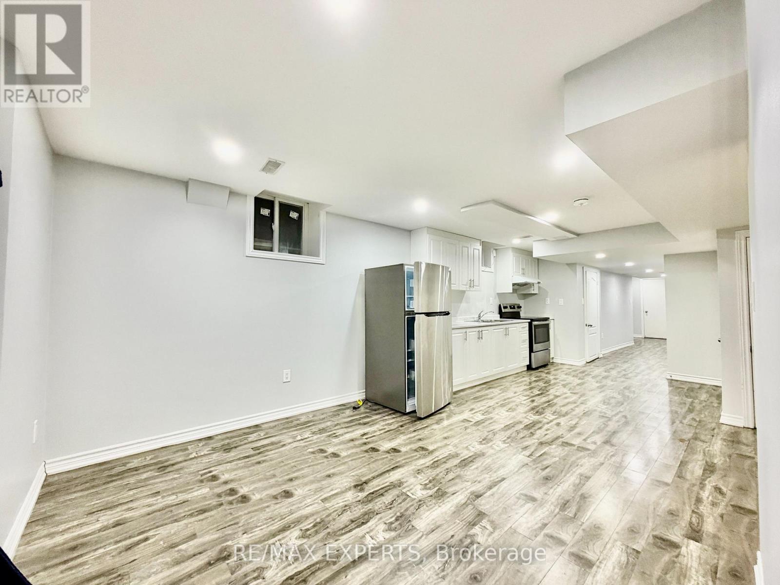 Lower - 3 Torraville Street, Brampton, Ontario  L6R 0Y5 - Photo 4 - W12688840