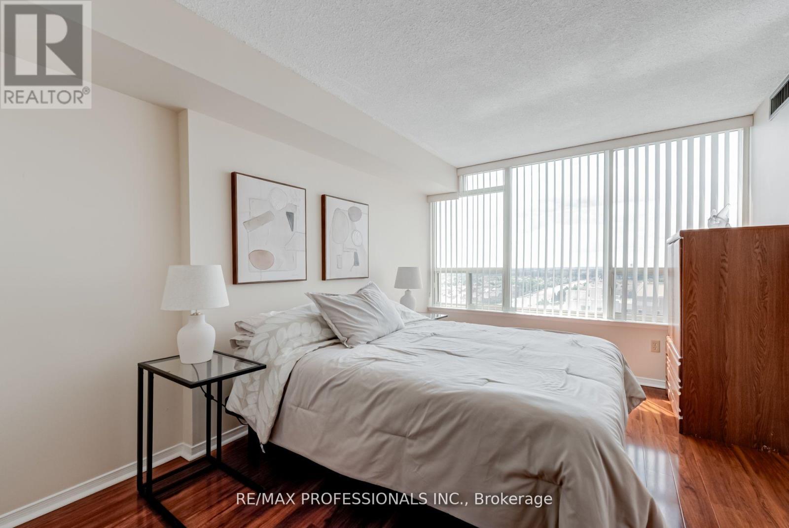 1703 - 700 Constellation Drive, Mississauga, Ontario  L5R 3G8 - Photo 20 - W12688868