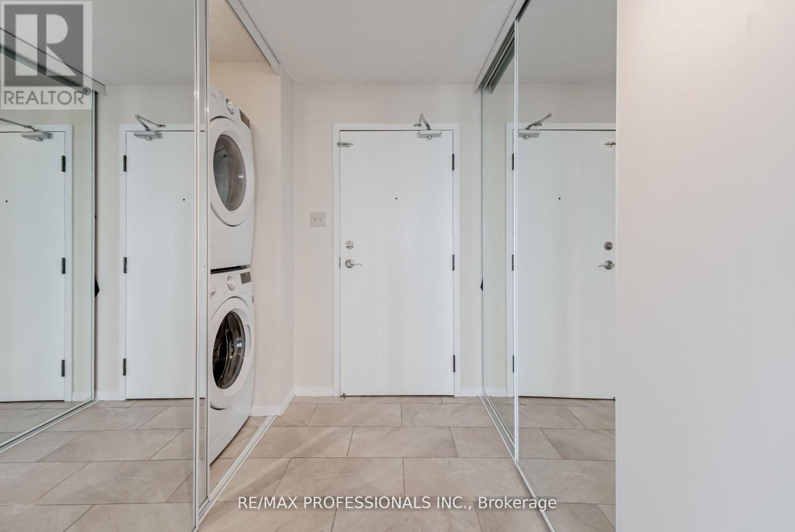 1703 - 700 Constellation Drive, Mississauga, Ontario  L5R 3G8 - Photo 28 - W12688868