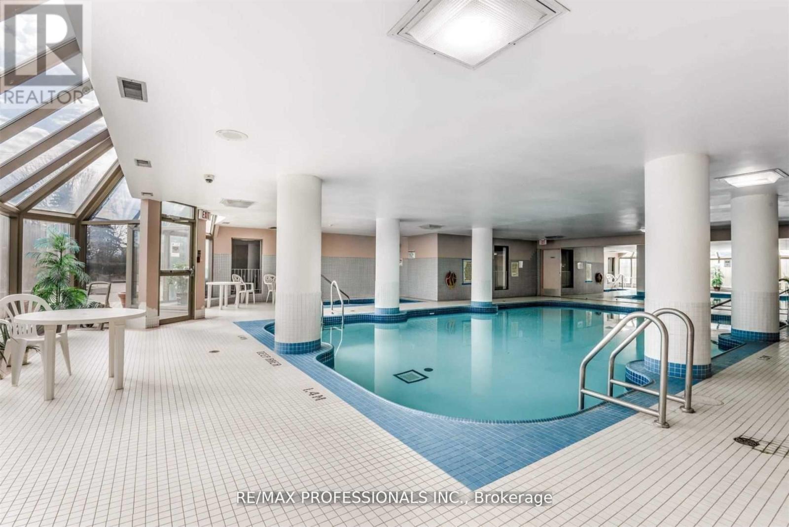 1703 - 700 Constellation Drive, Mississauga, Ontario  L5R 3G8 - Photo 34 - W12688868