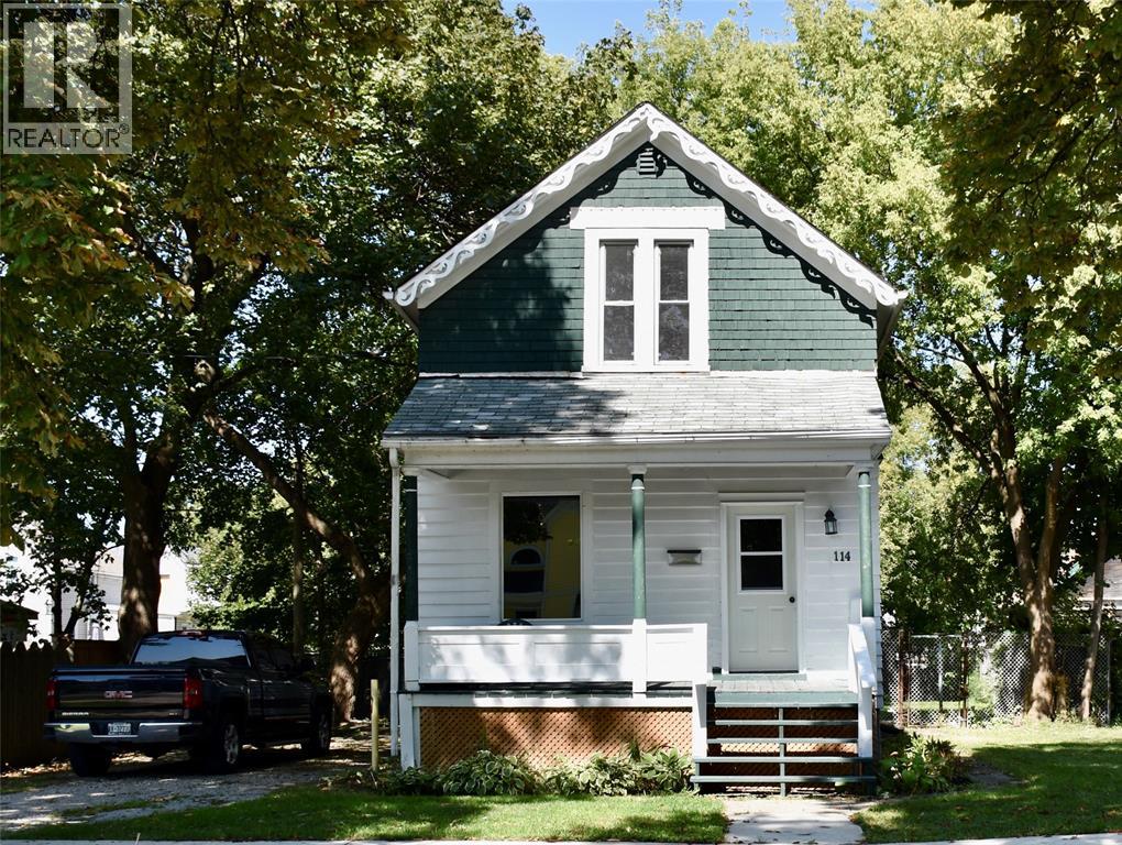 114 Alfred Street, Sarnia, Ontario  N7T 2G2 - Photo 2 - 26000901