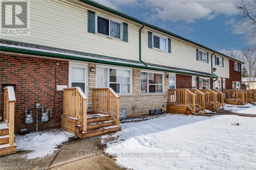 15 - 164 Jansen Avenue, Kitchener, Ontario  N2A 2L7 - Photo 2 - X12688644