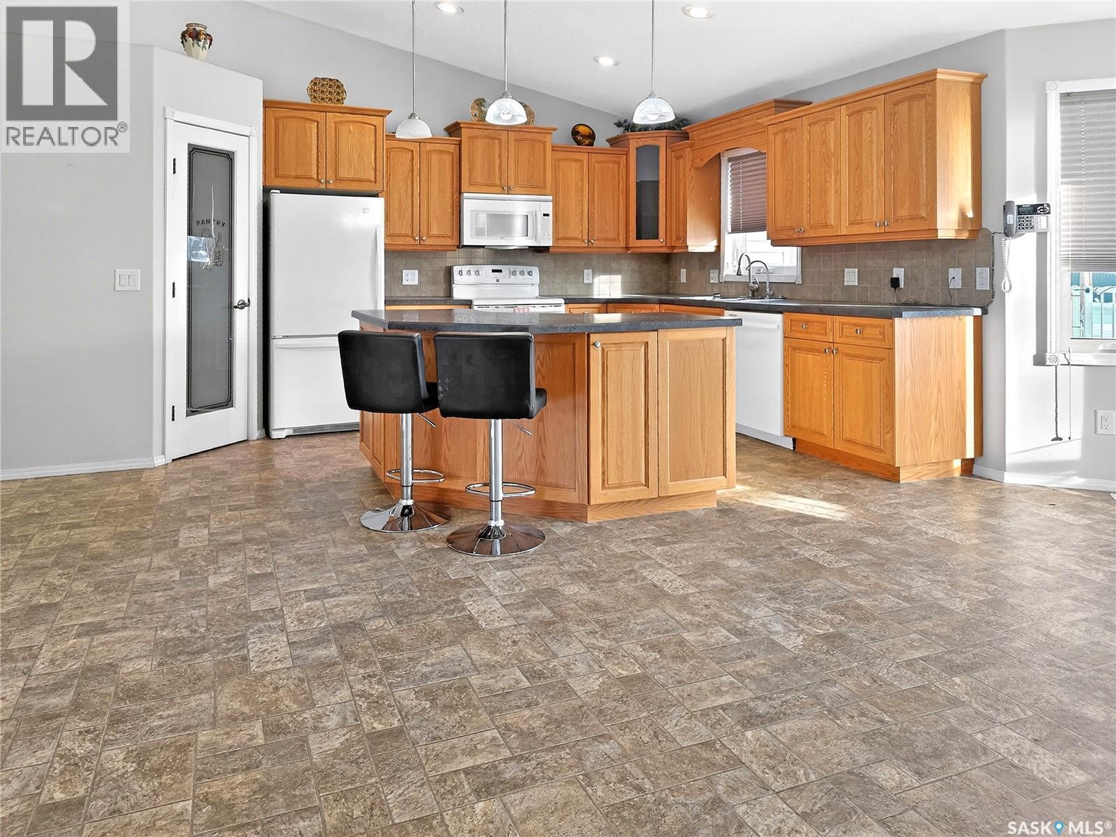 105 Nelson Avenue, Kipling, Saskatchewan  S0G 2S0 - Photo 10 - SK026601