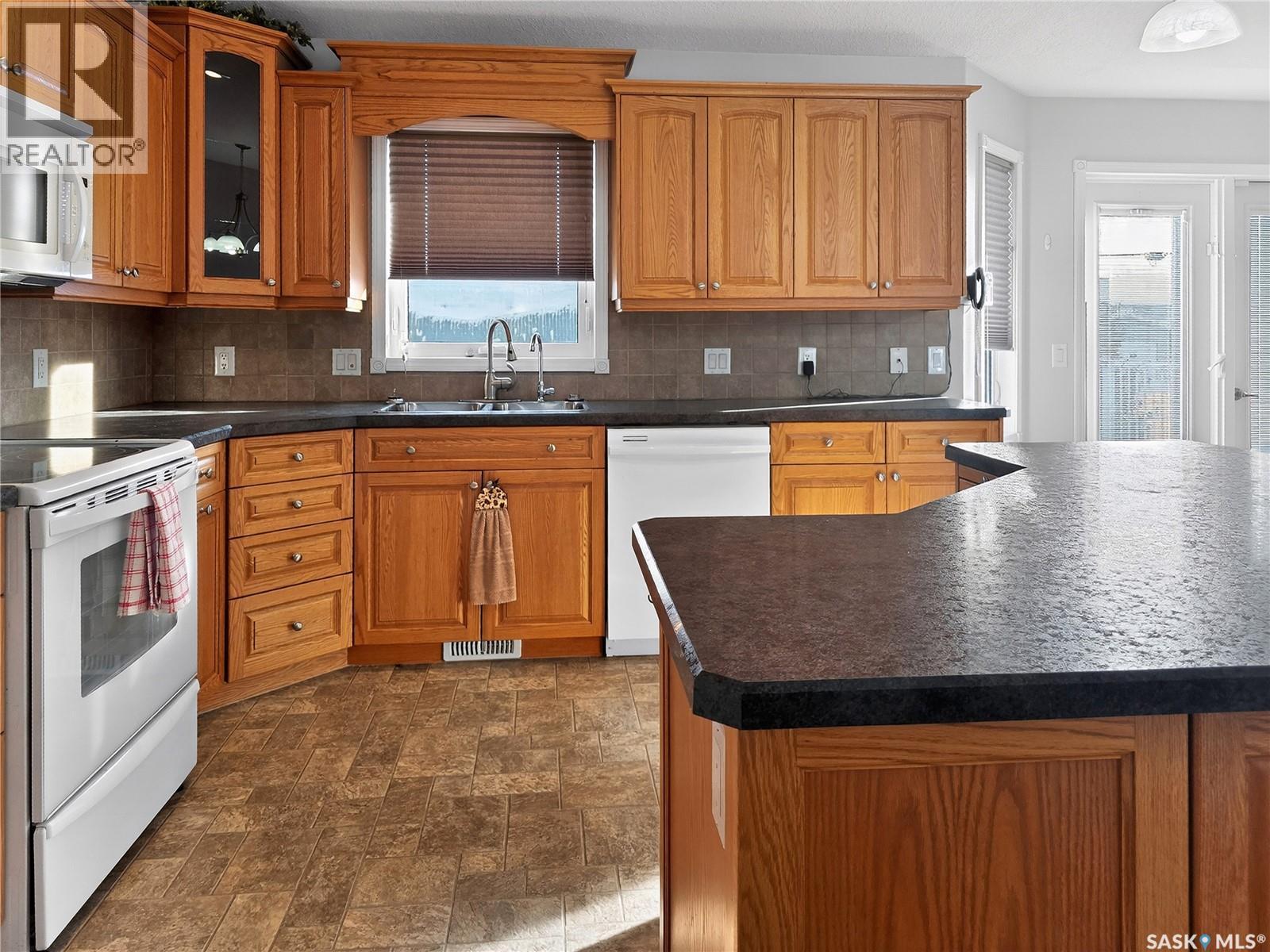 105 Nelson Avenue, Kipling, Saskatchewan  S0G 2S0 - Photo 13 - SK026601