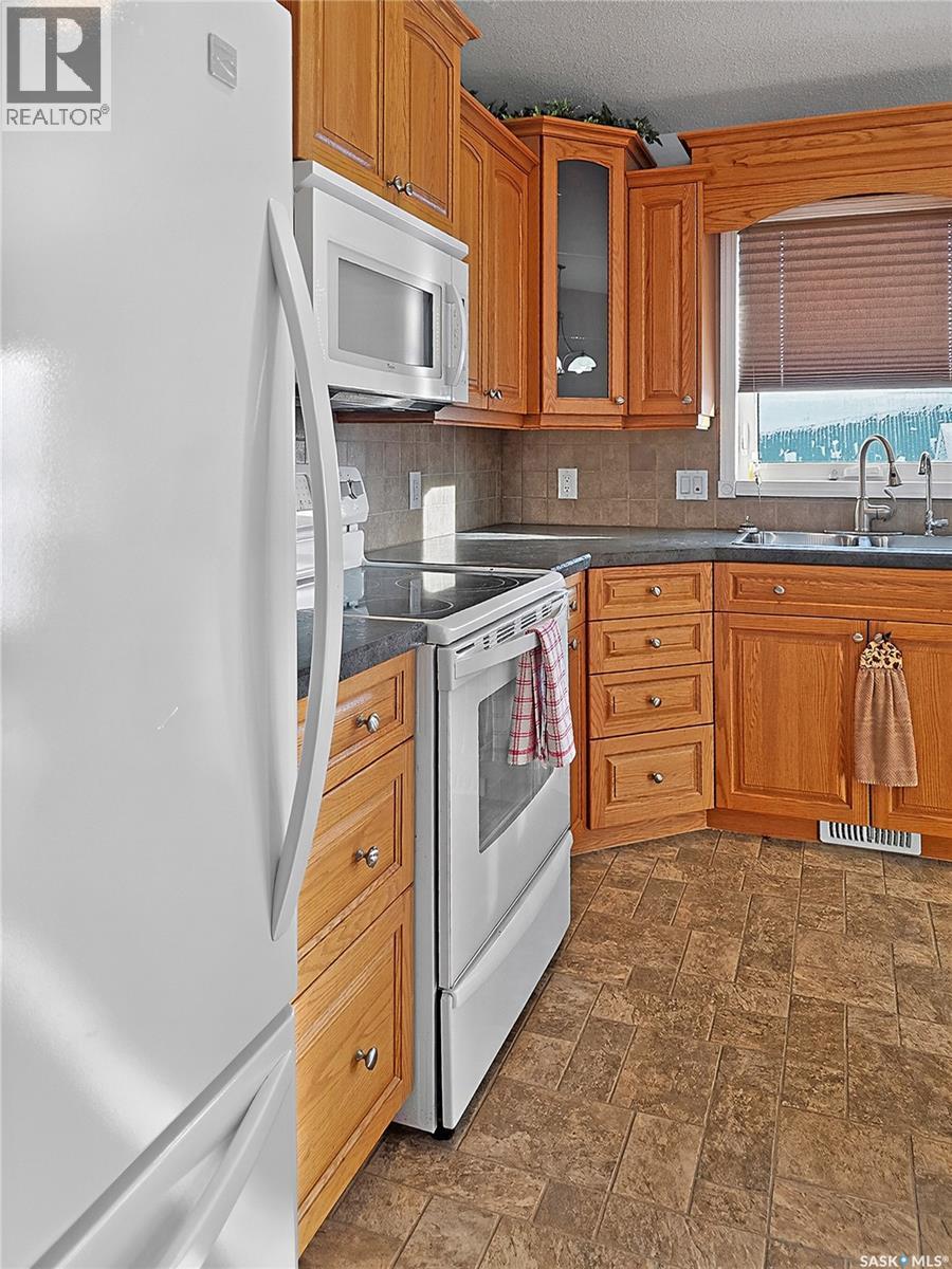 105 Nelson Avenue, Kipling, Saskatchewan  S0G 2S0 - Photo 14 - SK026601