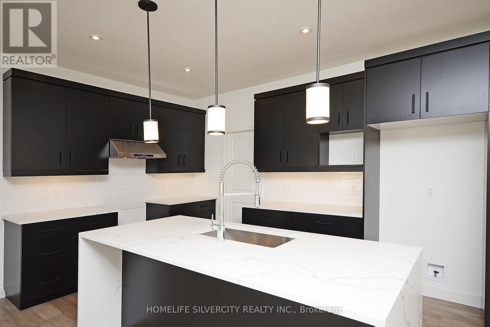 2 Montgomery Way, Ingersoll, Ontario  N5C 0E4 - Photo 8 - X12688862