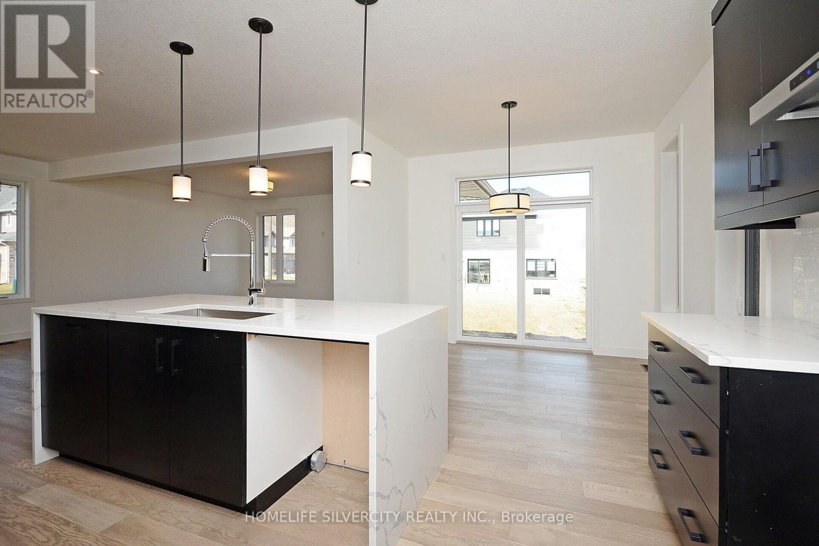 2 Montgomery Way, Ingersoll, Ontario  N5C 0E4 - Photo 9 - X12688862