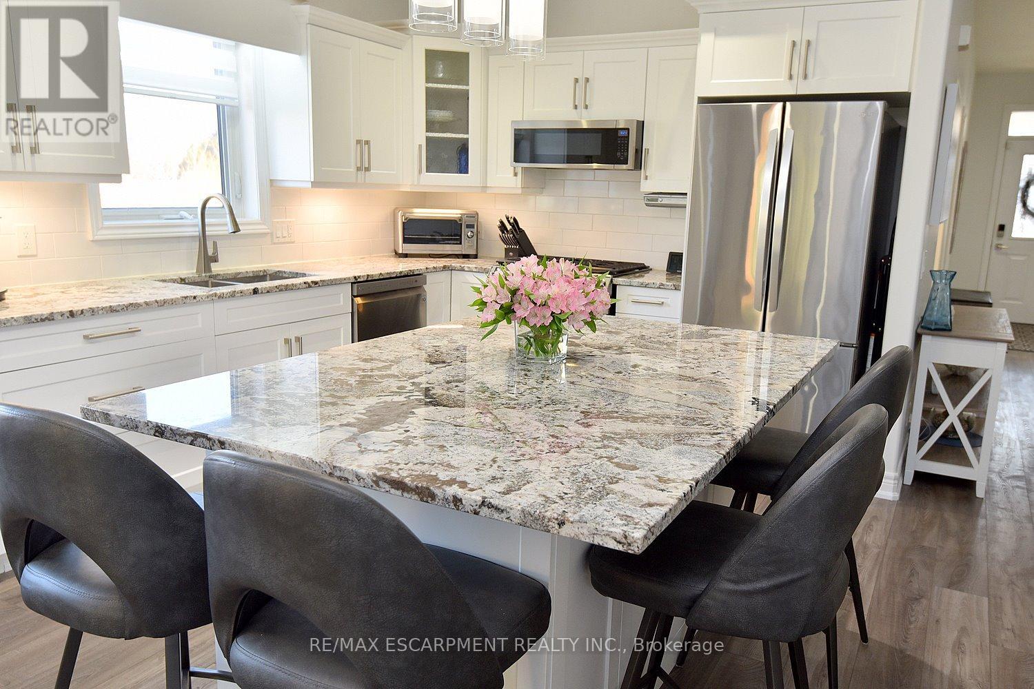 18 - 92 Loretta Drive, Niagara-On-The-Lake, Ontario  L0S 1T0 - Photo 19 - X12688872