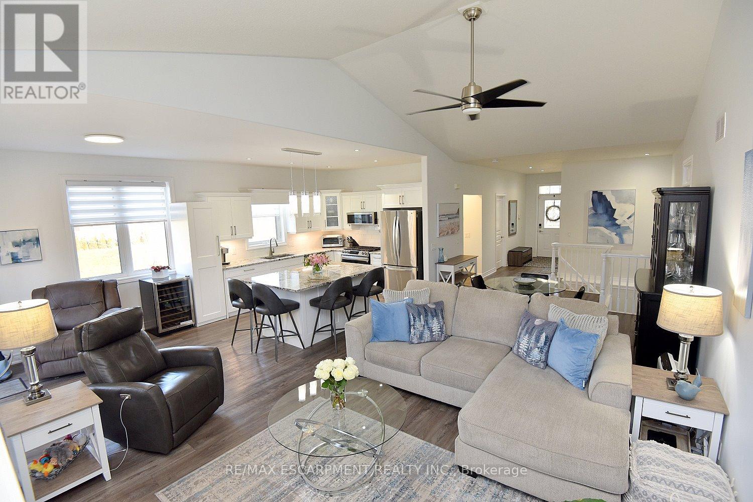 18 - 92 Loretta Drive, Niagara-On-The-Lake, Ontario  L0S 1T0 - Photo 8 - X12688872