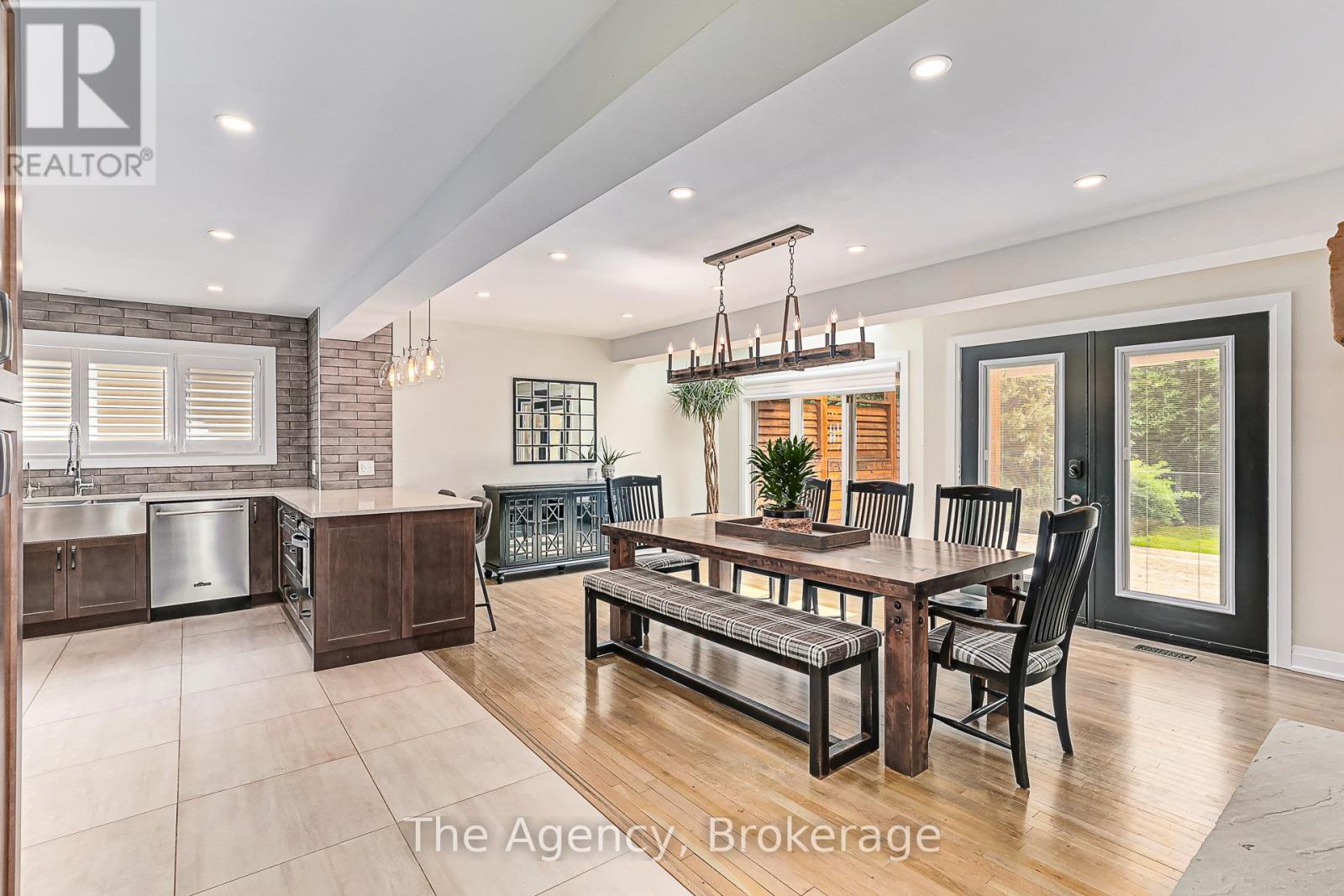 136 Grand Cypress Lane, Blue Mountains, Ontario  L9Y 0K7 - Photo 12 - X12688910