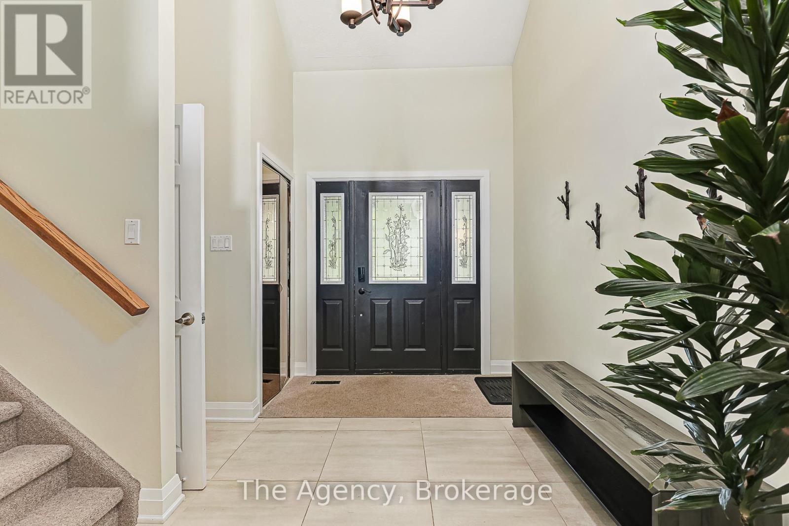 136 Grand Cypress Lane, Blue Mountains, Ontario  L9Y 0K7 - Photo 9 - X12688910