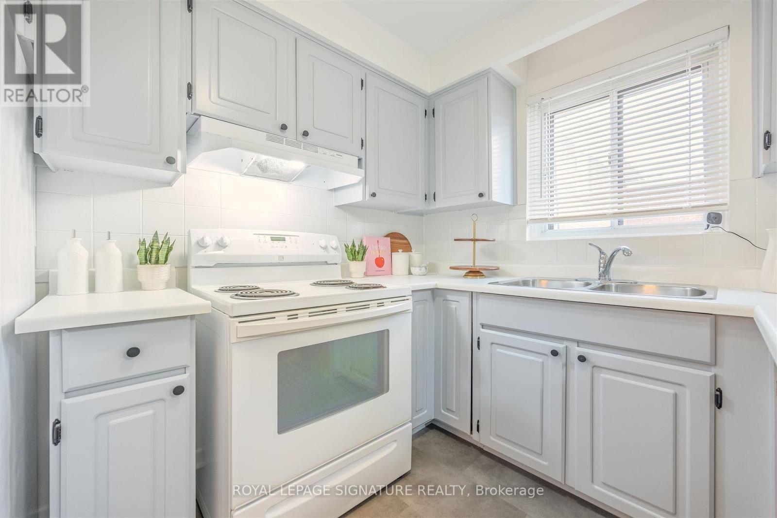 69 Keyworth Trail, Toronto, Ontario  M1S 2V2 - Photo 14 - E12688858