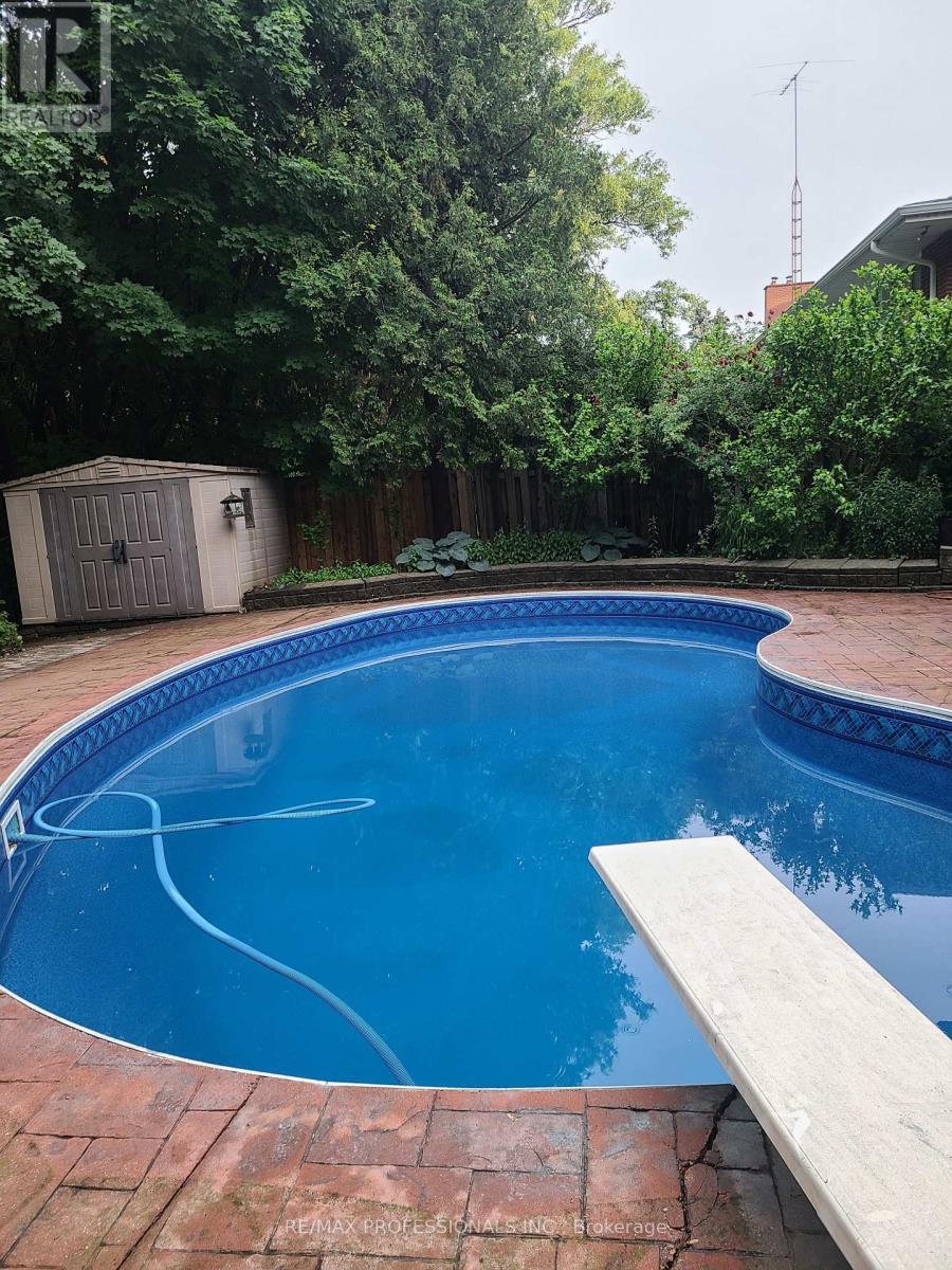 1670 Lincolnshire Boulevard, Mississauga, Ontario  L5E 2S7 - Photo 46 - W12687400