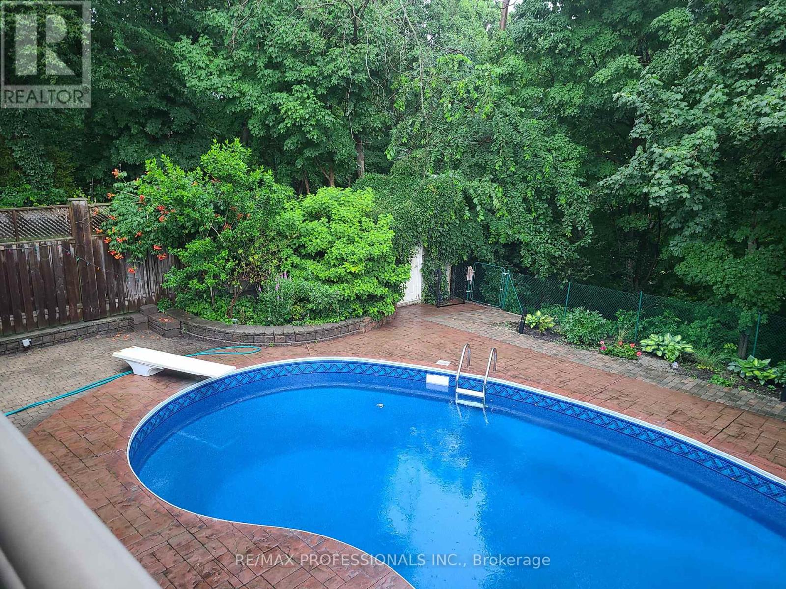 1670 Lincolnshire Boulevard, Mississauga, Ontario  L5E 2S7 - Photo 47 - W12687400