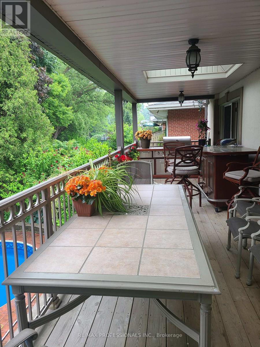 1670 Lincolnshire Boulevard, Mississauga, Ontario  L5E 2S7 - Photo 49 - W12687400