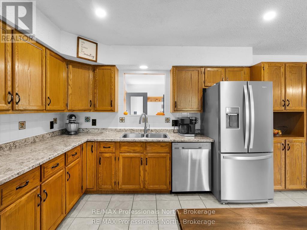 1062 Skyline Drive, Armour, Ontario  P0A 1J0 - Photo 5 - X12688950