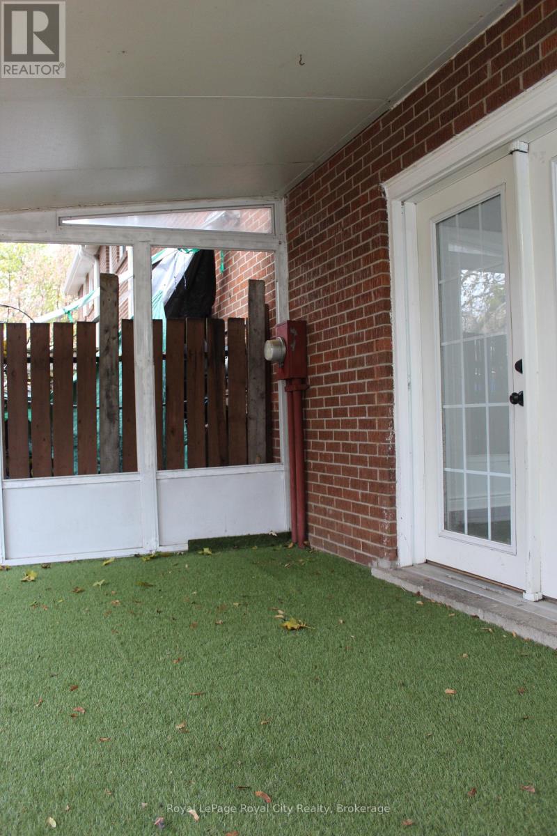 137 Jansen Avenue, Kitchener, Ontario  N2A 2L8 - Photo 11 - X12688954