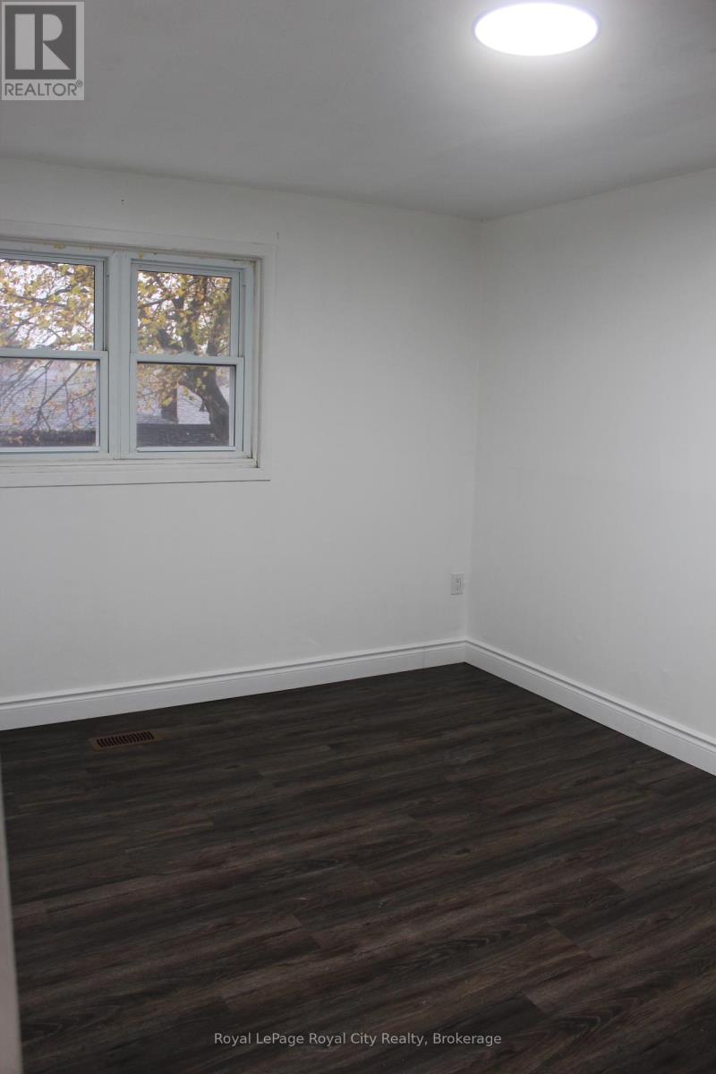 137 Jansen Avenue, Kitchener, Ontario  N2A 2L8 - Photo 17 - X12688954