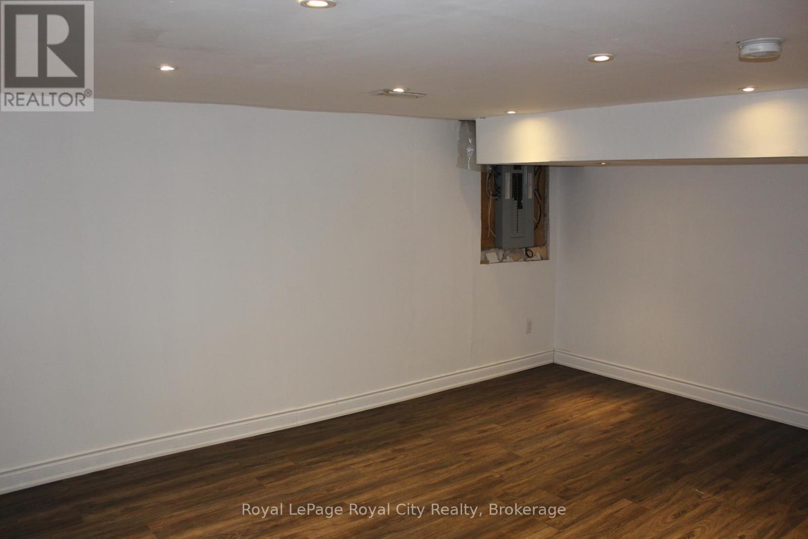 137 Jansen Avenue, Kitchener, Ontario  N2A 2L8 - Photo 22 - X12688954