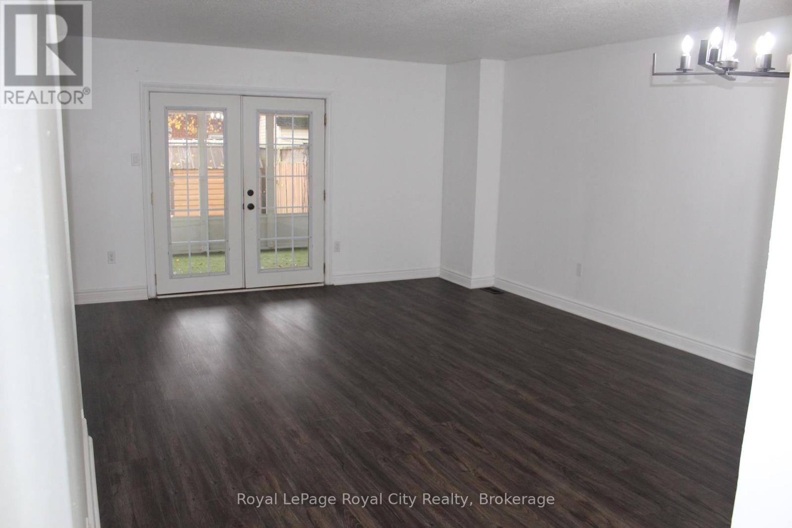 137 Jansen Avenue, Kitchener, Ontario  N2A 2L8 - Photo 8 - X12688954