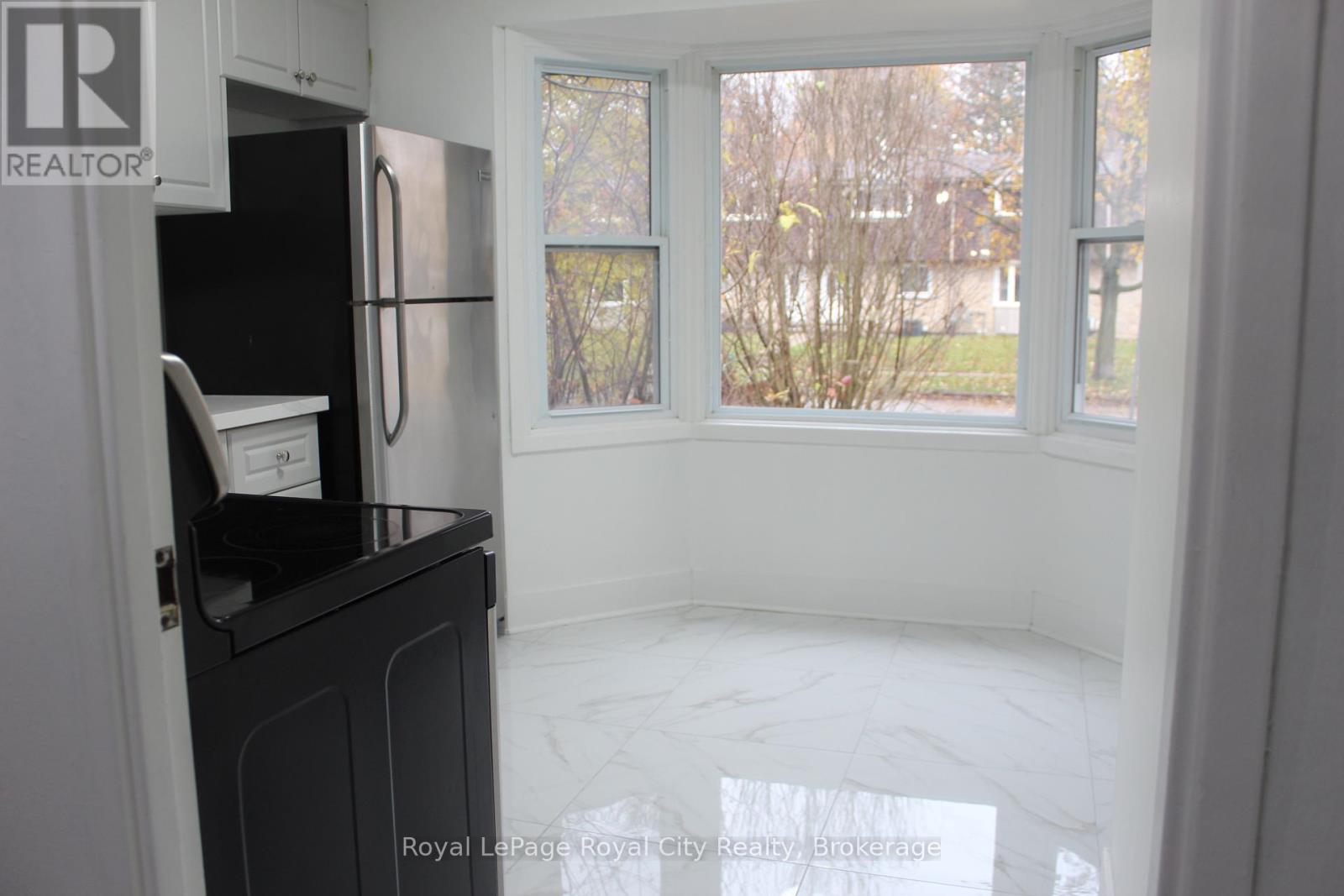 137 Jansen Avenue, Kitchener, Ontario  N2A 2L8 - Photo 9 - X12688954