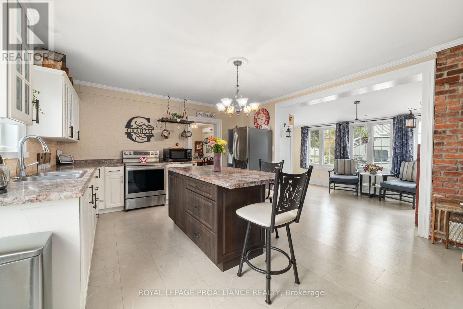 16 Benjamin Street, Belleville, Ontario  K8P 1P7 - Photo 11 - X12689010