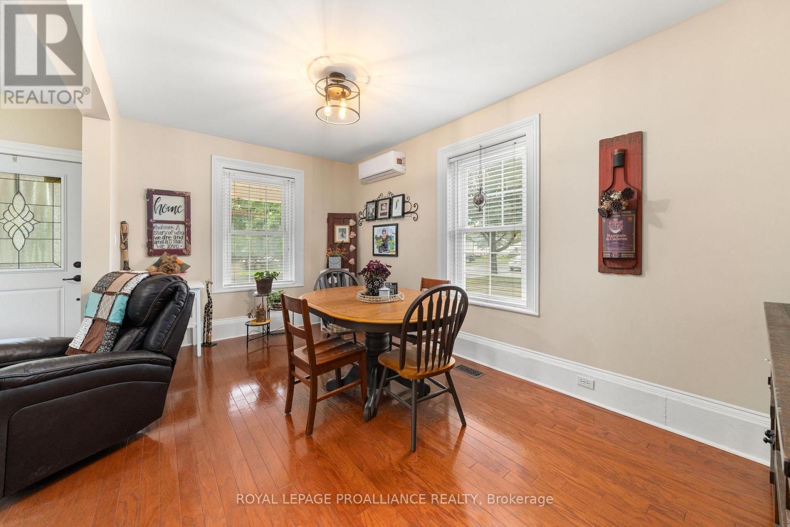 16 Benjamin Street, Belleville, Ontario  K8P 1P7 - Photo 17 - X12689010