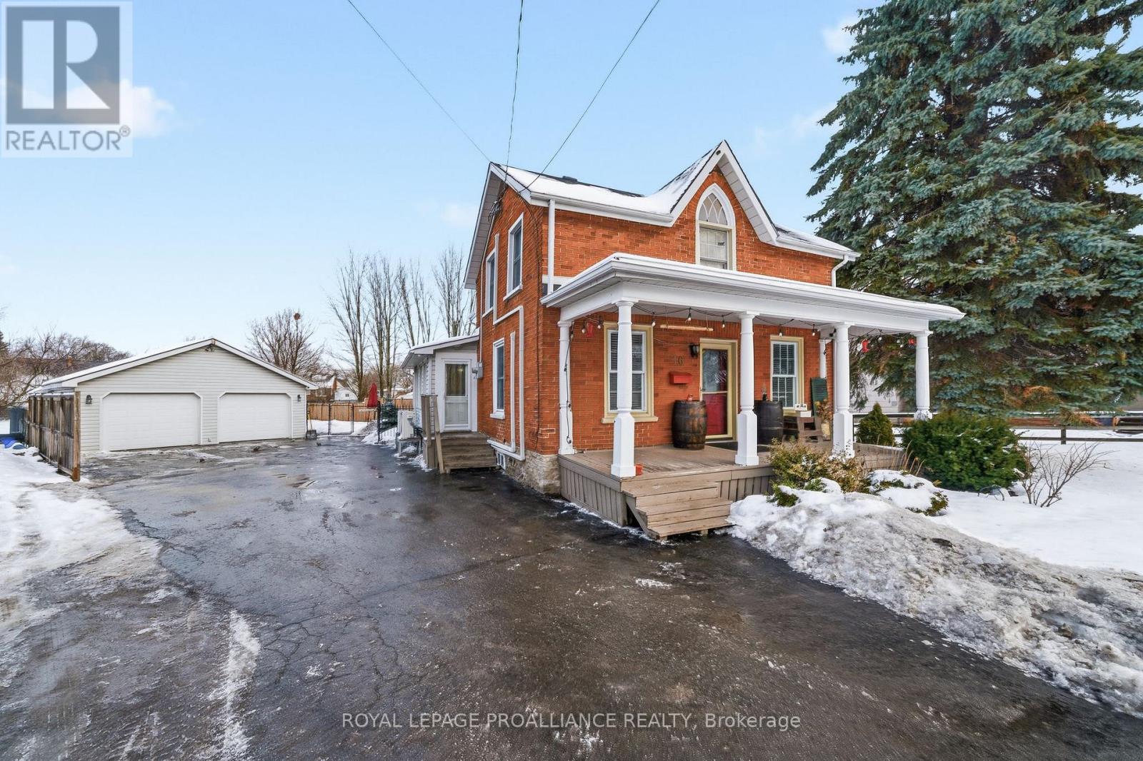 16 Benjamin Street, Belleville, Ontario  K8P 1P7 - Photo 3 - X12689010