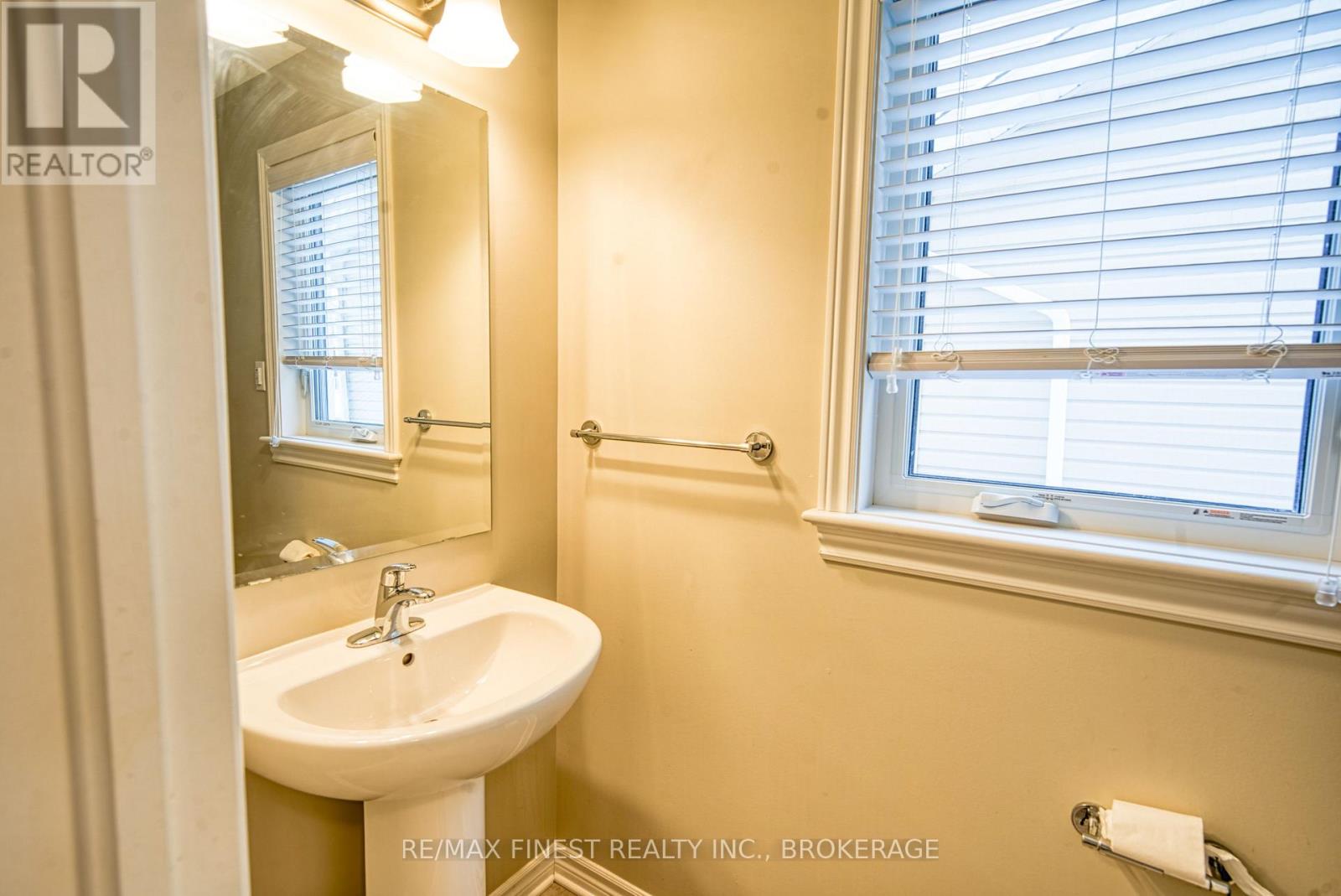 613 Halloway Drive, Kingston, Ontario  K7K 0H5 - Photo 5 - X12689020