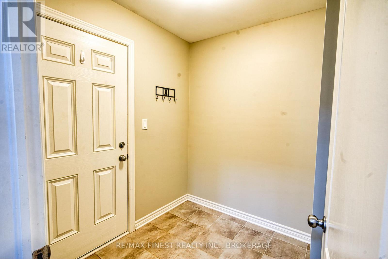 613 Halloway Drive, Kingston, Ontario  K7K 0H5 - Photo 6 - X12689020