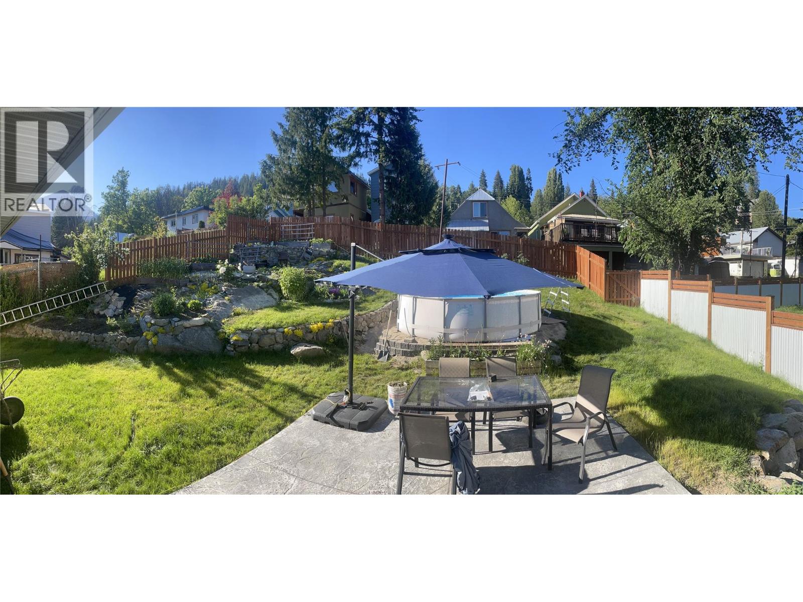 1650 Kootenay Avenue, Rossland, British Columbia  V0G 1Y0 - Photo 2 - 10372358
