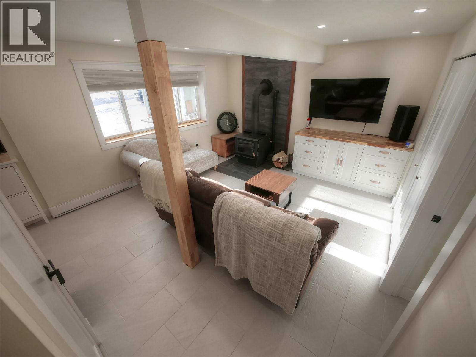 1650 Kootenay Avenue, Rossland, British Columbia  V0G 1Y0 - Photo 16 - 10372358