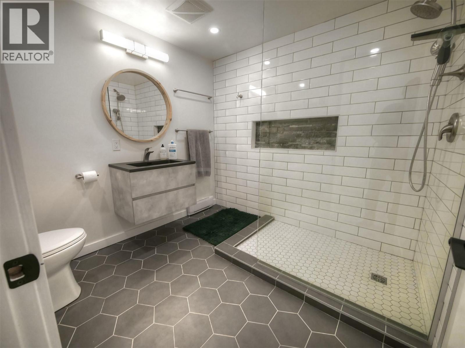 1650 Kootenay Avenue, Rossland, British Columbia  V0G 1Y0 - Photo 13 - 10372358