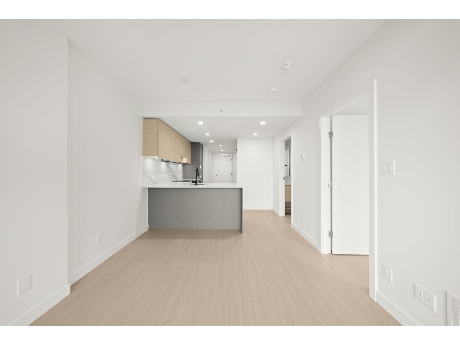 3011 13745 George Junction, Surrey, British Columbia  V3T 4Y3 - Photo 6 - R3078266